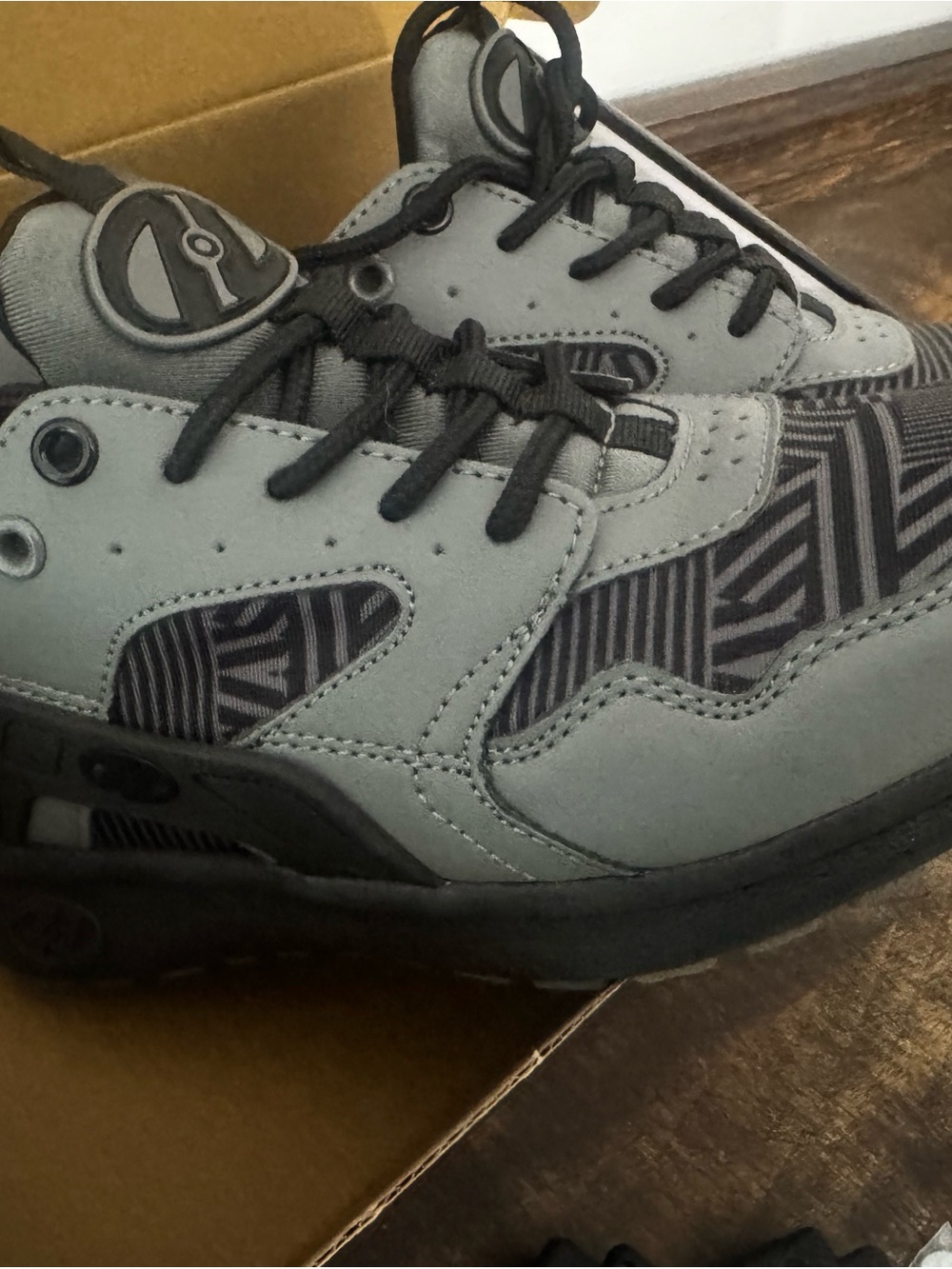 Heelys Gray and Black Patterned Youth Skate Sneakers